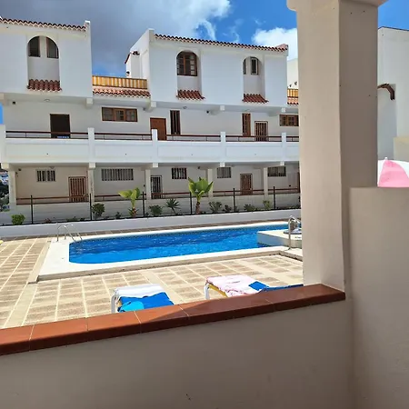 Parque Margarita, Terraza Vista Piscina لوس كريستيانوس
